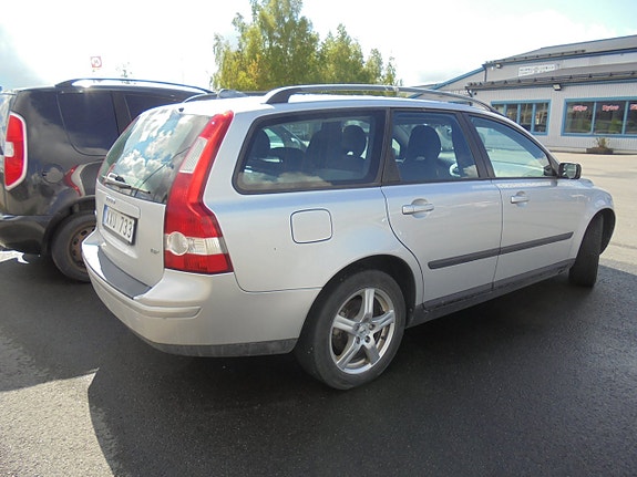 Volvo V50 3 of 7