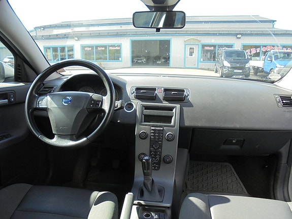 Volvo V50 6 of 7