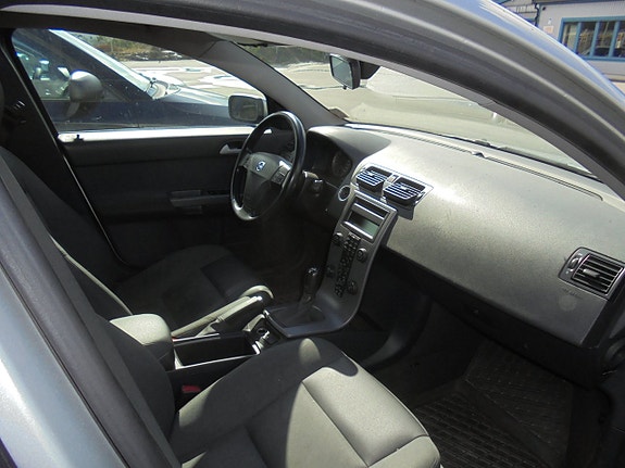 Volvo V50 5 of 7