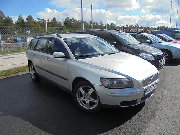 Volvo V50 2 of 7