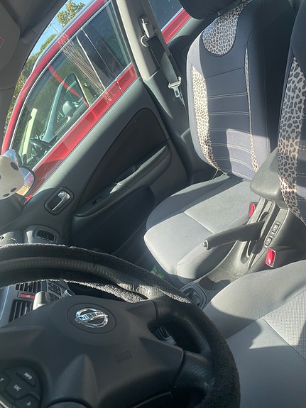 Nissan Almera 3 of 6