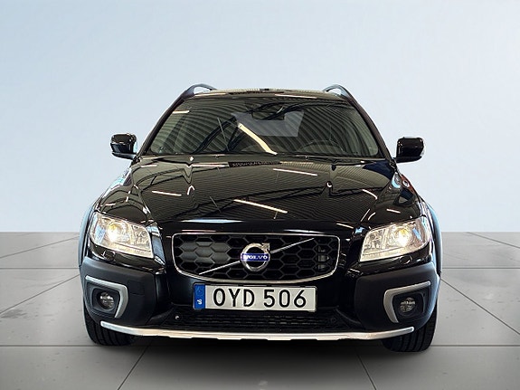 Volvo XC70 2 of 27