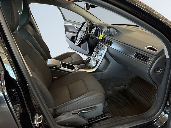 Volvo XC70 10 of 27