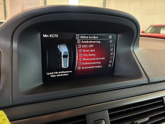 Volvo XC70 23 of 27
