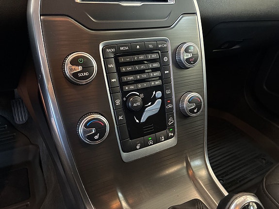 Volvo XC70 17 of 27