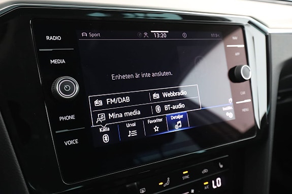 Volkswagen Passat Alltrack 21 of 30