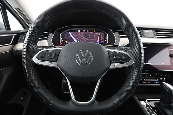 Volkswagen Passat Alltrack 19 of 30