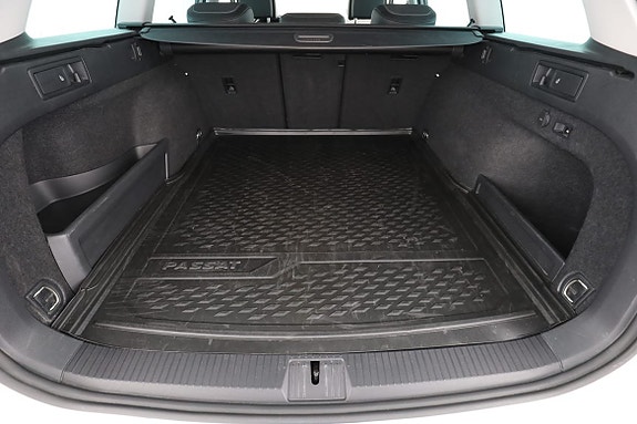 Volkswagen Passat Alltrack 18 of 30