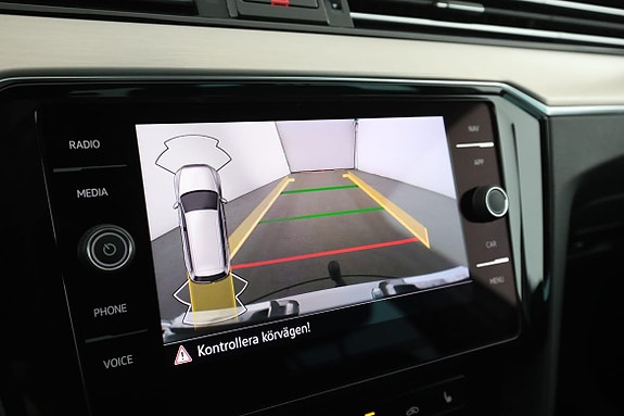Volkswagen Passat Alltrack 24 of 30