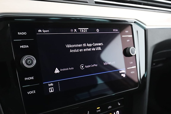 Volkswagen Passat Alltrack 22 of 30