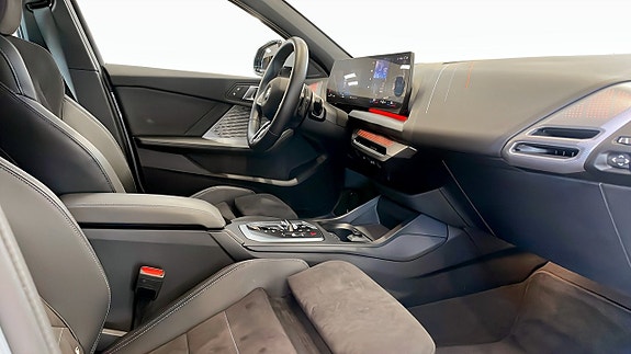 BMW 120 3 of 10