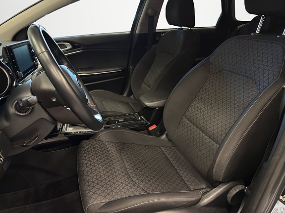 Kia Ceed 10 of 21