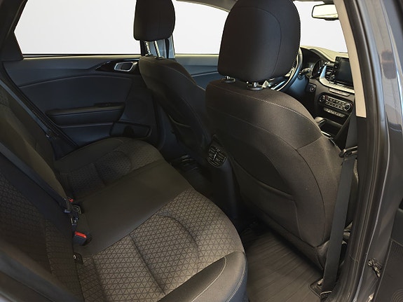 Kia Ceed 14 of 21