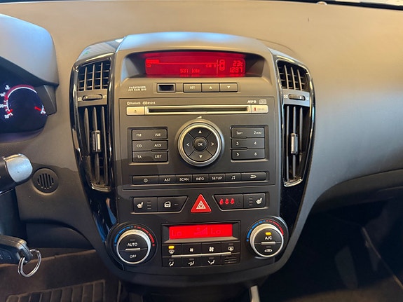 Kia Ceed 8 of 14