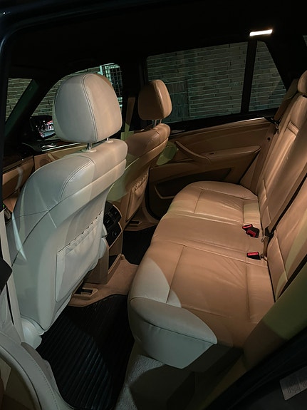 BMW X5 6 of 7