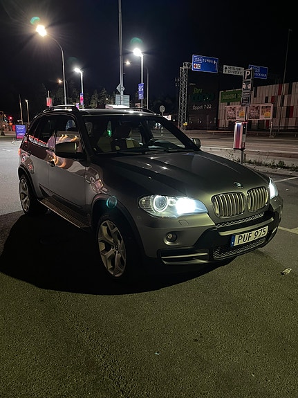 BMW X5 3 of 7