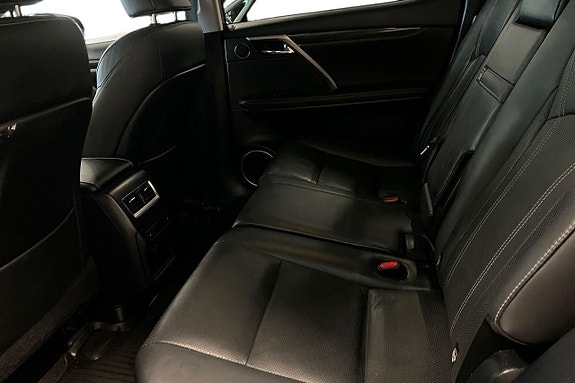 Lexus RX450h 12 of 30