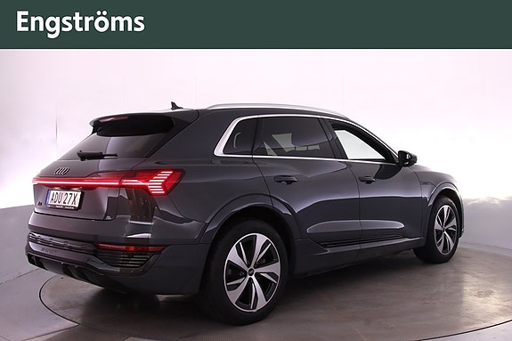 Audi Q8 3 of 27
