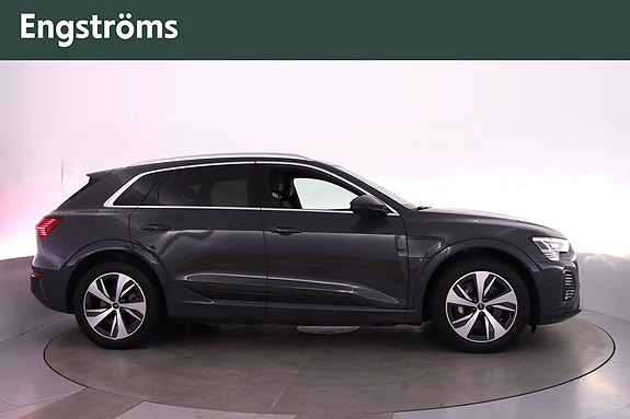 Audi Q8 2 of 27