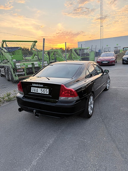 Volvo S60 2 of 3