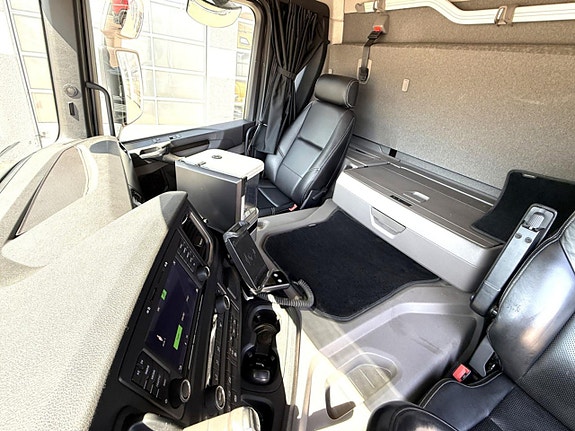 Scania P 360 B4x2NB Distribution 10 of 12