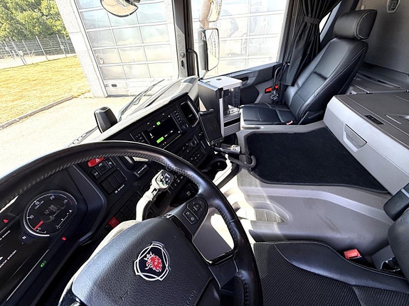 Scania P 360 B4x2NB Distribution 12 of 12