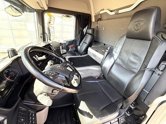 Scania P 360 B4x2NB Distribution 9 of 12