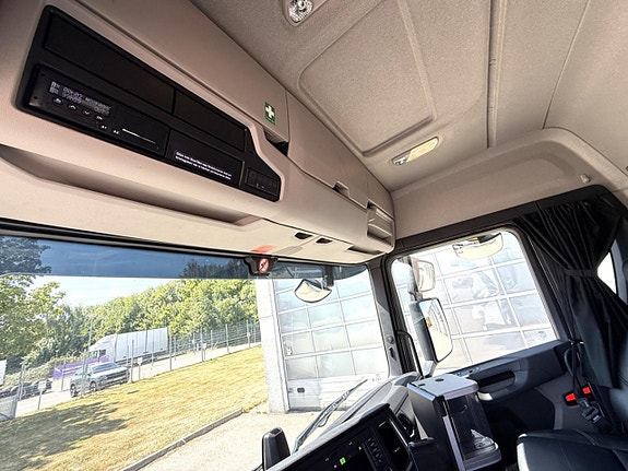 Scania P 360 B4x2NB Distribution 11 of 12