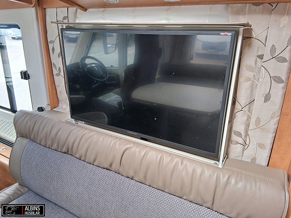 Carthago Chic C-Line XL 5.5 LE / Hydrauliska stödben / Automat 6 of 21