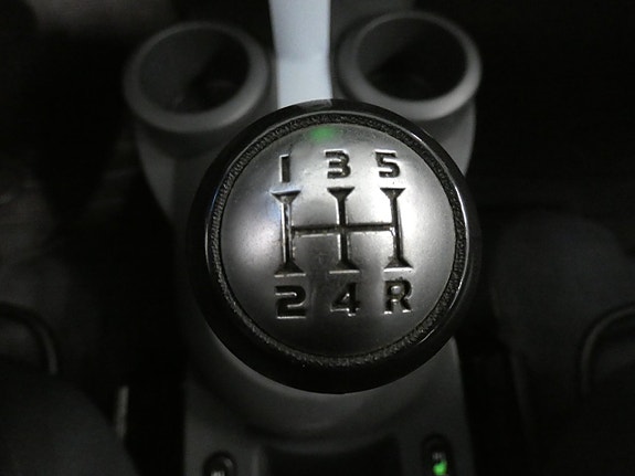 Mitsubishi Colt 11 of 15