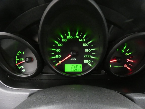 Mitsubishi Colt 8 of 15