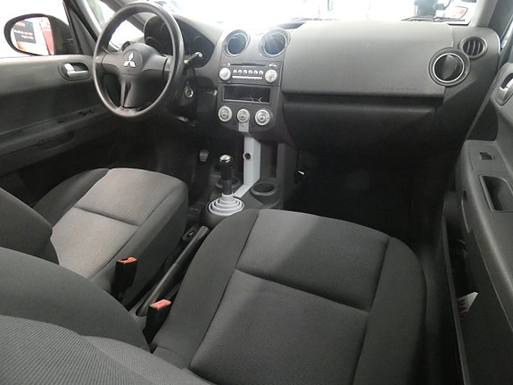 Mitsubishi Colt 13 of 15