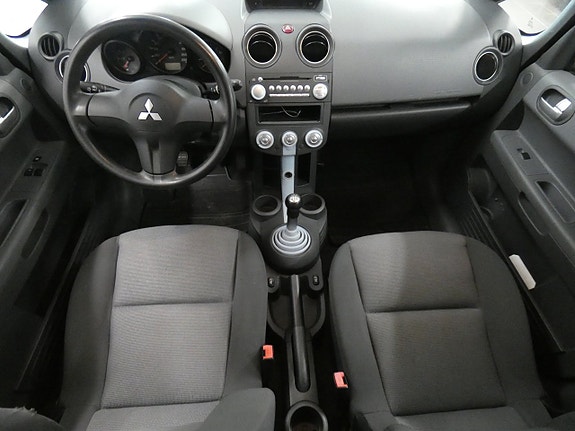 Mitsubishi Colt 12 of 15