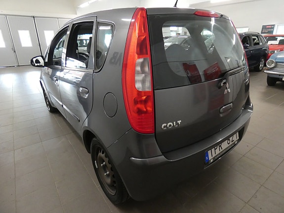 Mitsubishi Colt 4 of 15