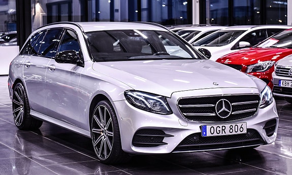 Mercedes-Benz E220 10 of 23