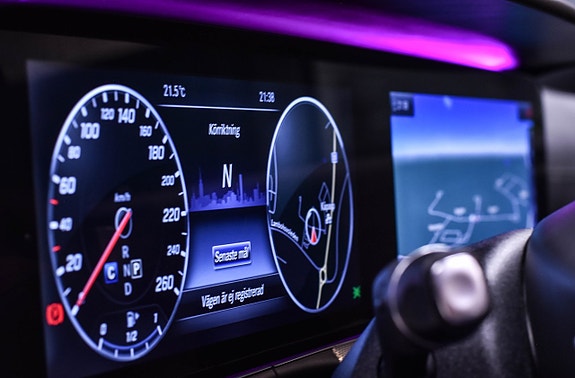 Mercedes-Benz E220 12 of 23