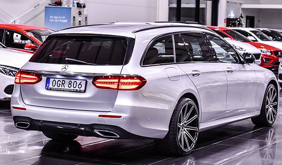 Mercedes-Benz E220 4 of 23