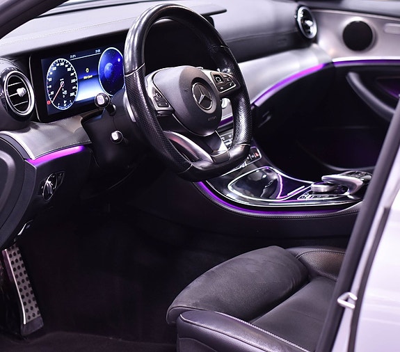 Mercedes-Benz E220 18 of 23
