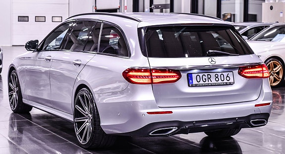 Mercedes-Benz E220 6 of 23