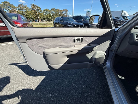 Nissan Micra 9 of 13