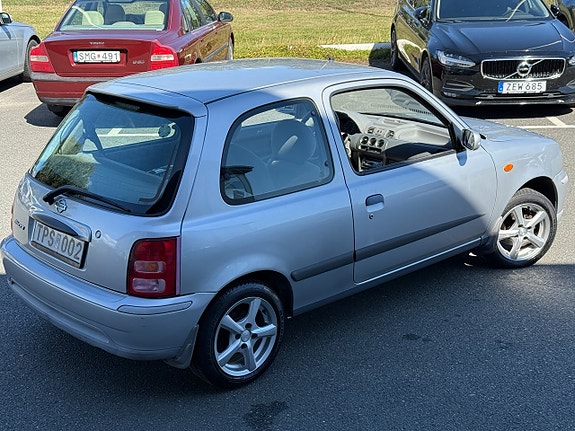 Nissan Micra 4 of 13