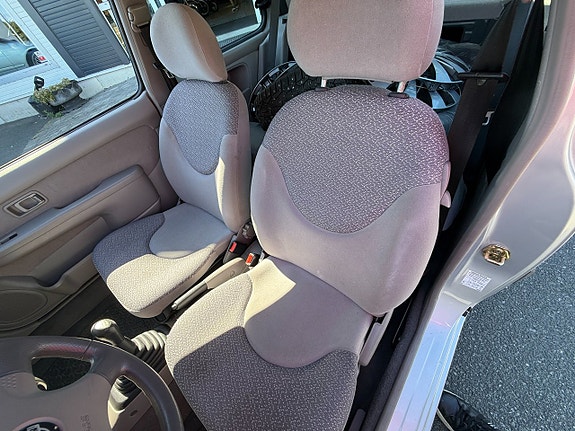 Nissan Micra 8 of 13