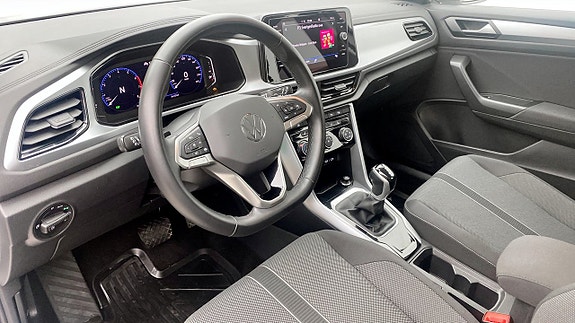 Volkswagen T-Roc 7 of 12