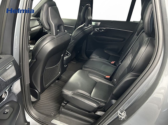 Volvo XC90 10 of 12