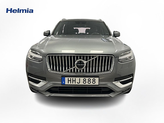 Volvo XC90 2 of 12