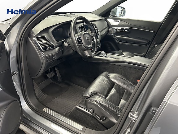 Volvo XC90 8 of 12