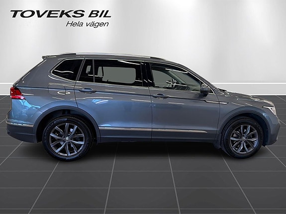 Volkswagen Tiguan Allspace 2 of 23