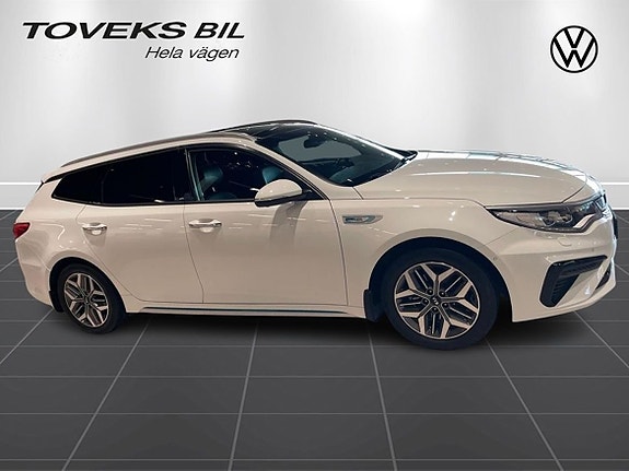 Kia Optima 2 of 21
