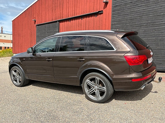 Audi Q7 9 of 19