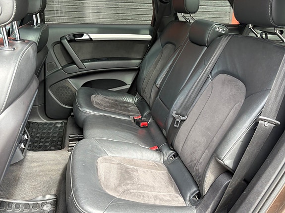 Audi Q7 16 of 19